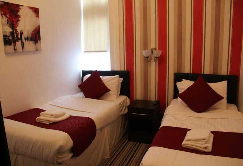 مبيت وإفطار The Firs Lodge