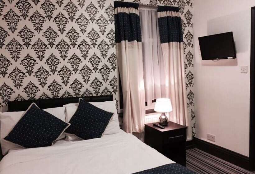 مبيت وإفطار The Firs Lodge