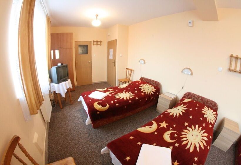 בית מלון כפרי Daisy Budget