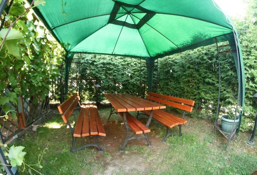 בית מלון כפרי Daisy Budget