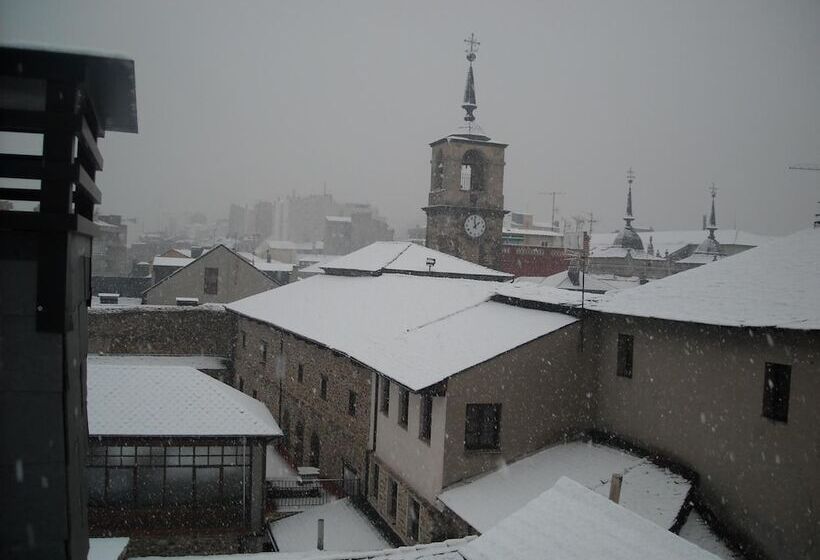 هتل Los Templarios