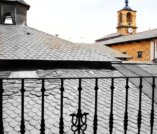 هتل Los Templarios