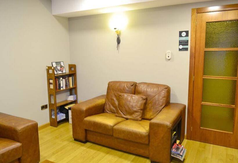 هتل Los Templarios