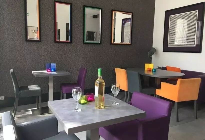 هتل Porte De Versailles