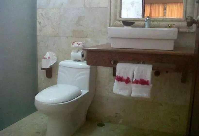 هتل Tambora Beach Suites