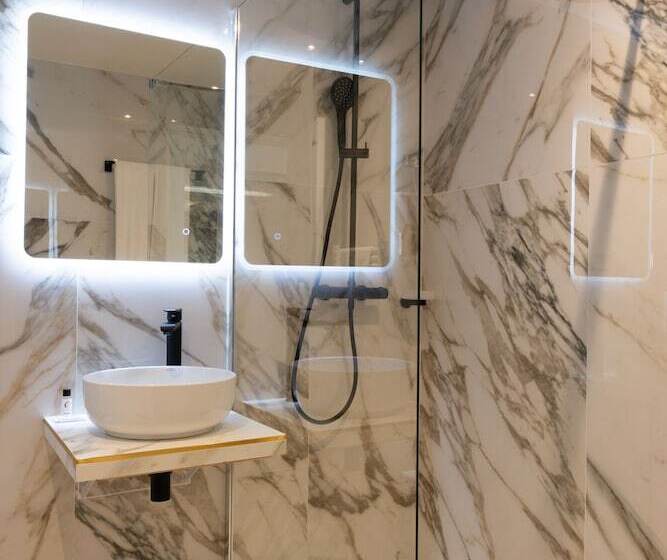 בית מלון כפרי The Originals Boutique, Parc Hôtel, Orléans Sud