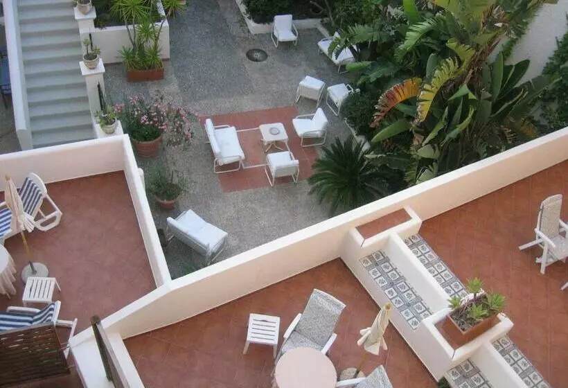 בית מלון כפרי Villa Meligunis