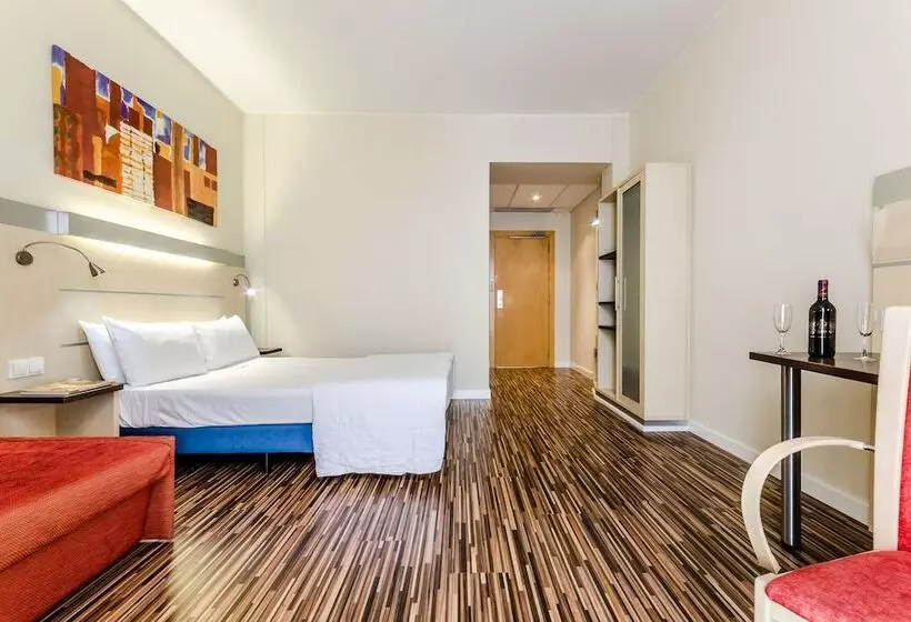 Отель Yit Ciudad De Zaragoza