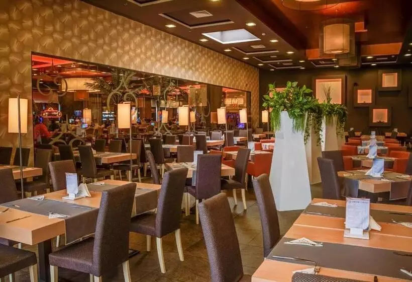 Platinum Hotel & Casino