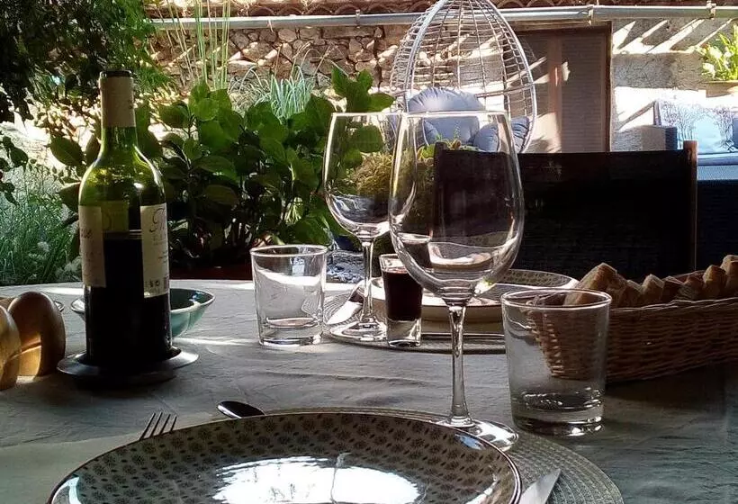 Aamiaismajoitus (B&B) Chambre D'hôtes Les 3 Cochons D'olt