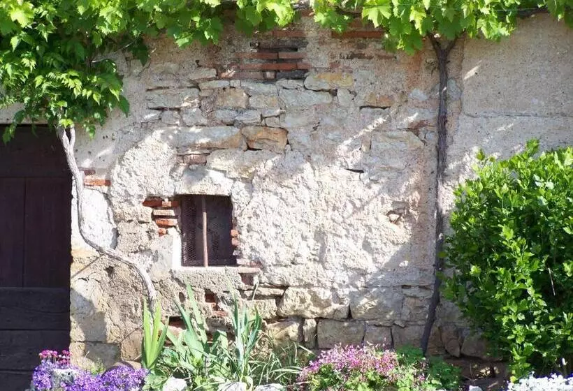 Aamiaismajoitus (B&B) Chambre D'hôtes Les 3 Cochons D'olt