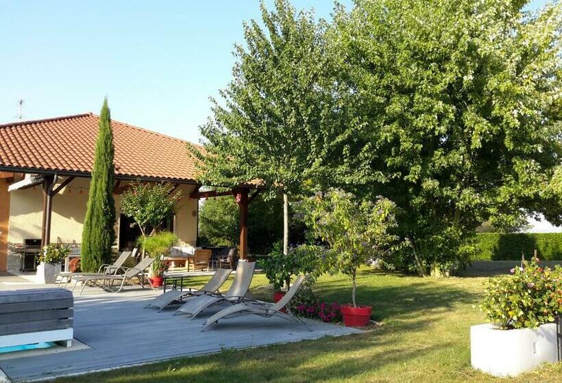 ベッドアンドブレックファースト Chambres D'hôtes Grange Carrée