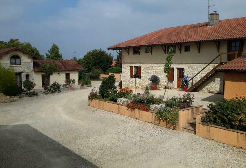 ベッドアンドブレックファースト Chambres D'hôtes Grange Carrée