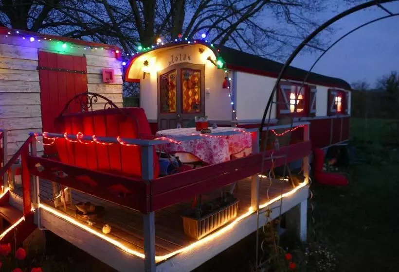 ベッドアンドブレックファースト La Roulotte De Lola   Chambre D Hôtes