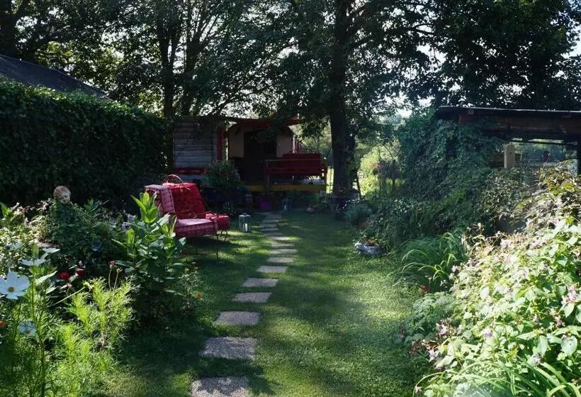 ベッドアンドブレックファースト La Roulotte De Lola   Chambre D Hôtes