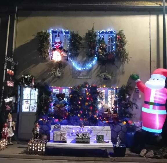 住宿加早餐  La Roulotte De Lola   Chambre D Hôtes