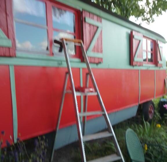 住宿加早餐  La Roulotte De Lola   Chambre D Hôtes