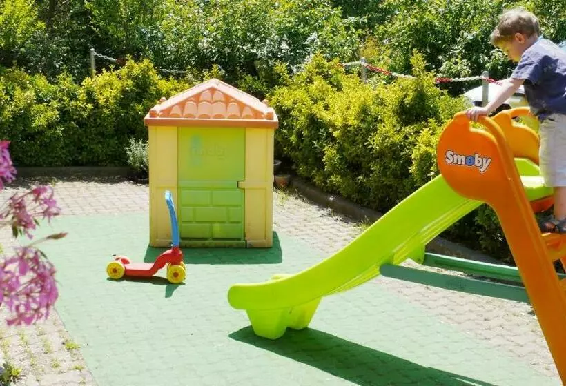 Hotelli Albergo Ristorante Sterlina