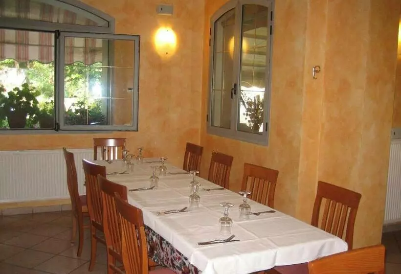 Hotelli Albergo Ristorante Sterlina