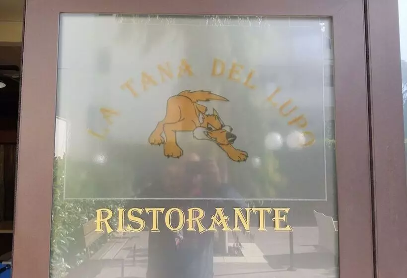 Hotelli La Tana Del Lupo