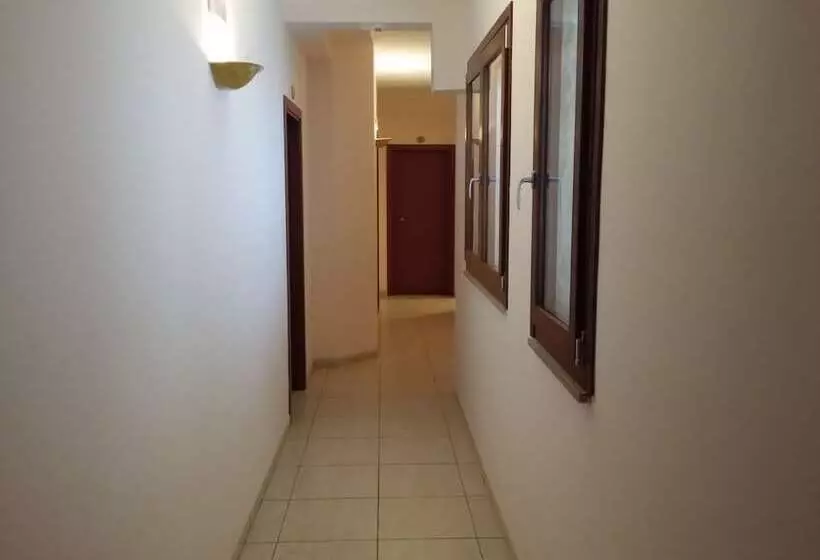 Hotelli La Tana Del Lupo