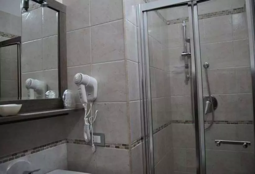 Hotelli La Tana Del Lupo