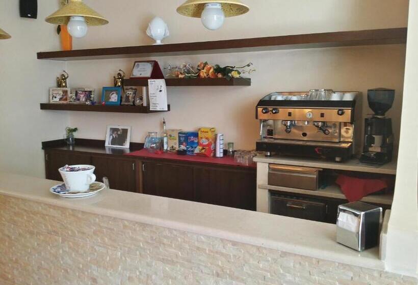 ホテル La Tana Del Lupo