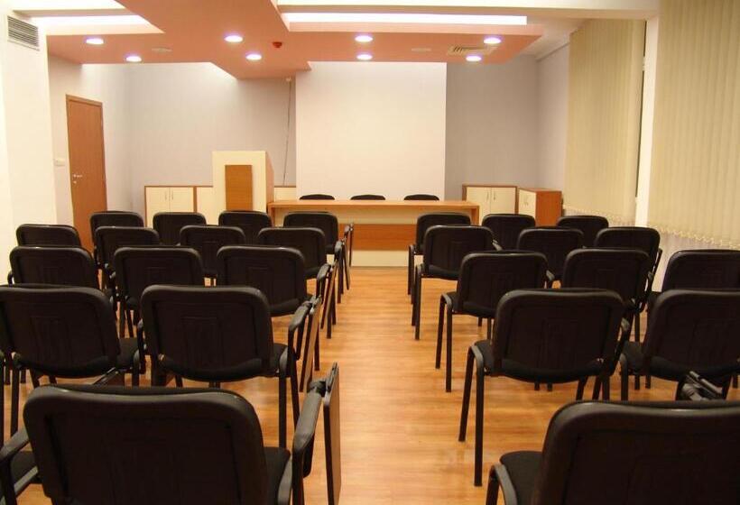 Отель Relax Coop