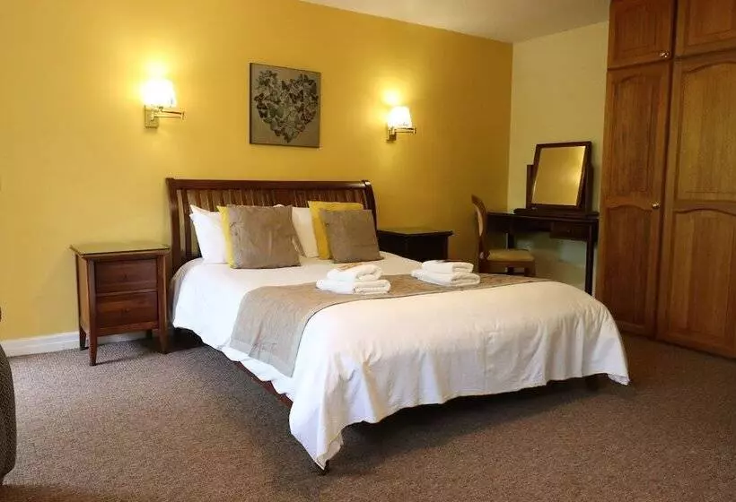 モーテル St George S Lodge, Bisley