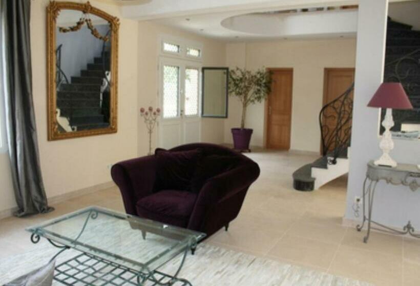 膳宿费 La Foulerie