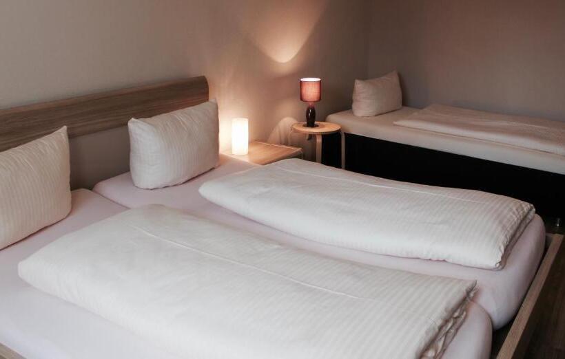 Pension / Ferienwohnungen Scheid