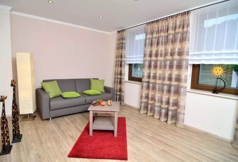 Pension / Ferienwohnungen Scheid