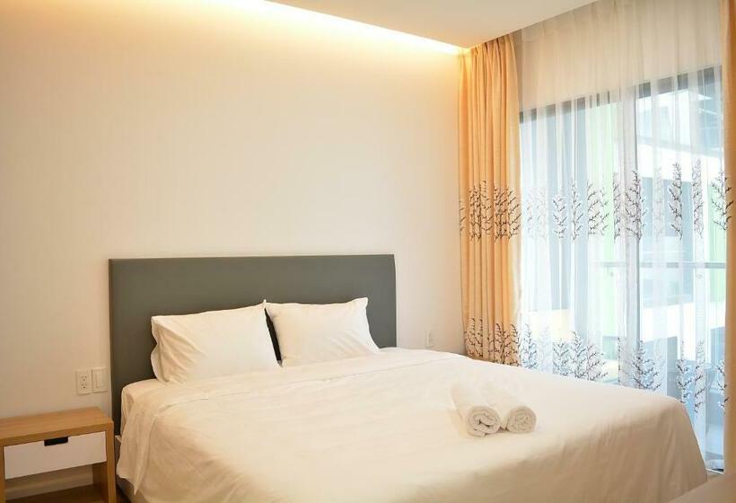 Holiday Republic Saigon Airport