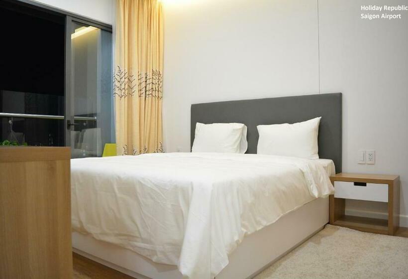 Holiday Republic Saigon Airport