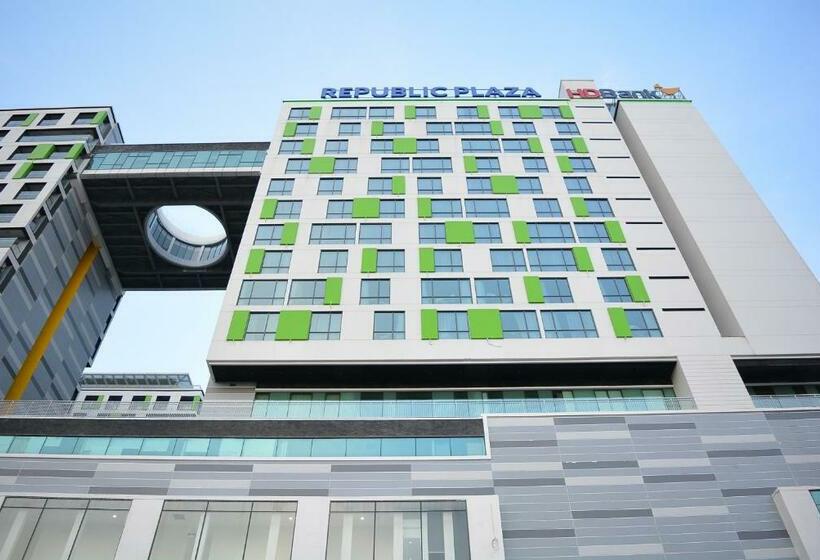 Holiday Republic Saigon Airport