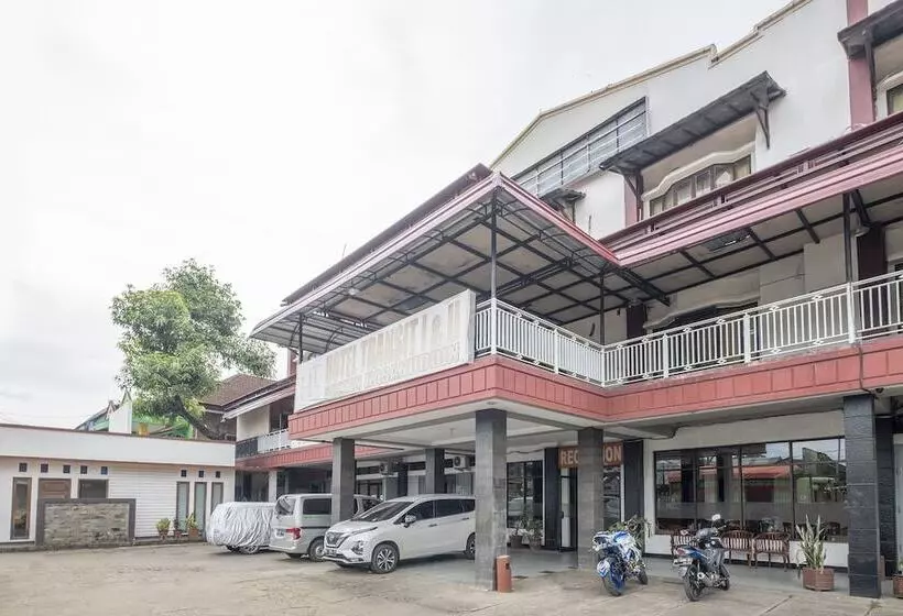 Hotelli Oyo 2704  Transit 2