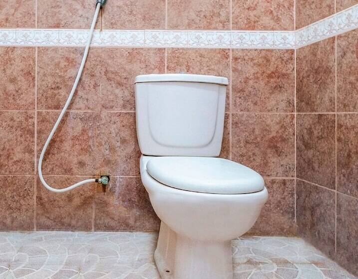 בית מלון כפרי Oyo 2704 Transit 2