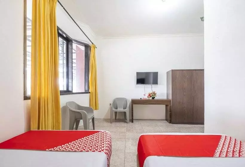 Hotelli Oyo 2704  Transit 2