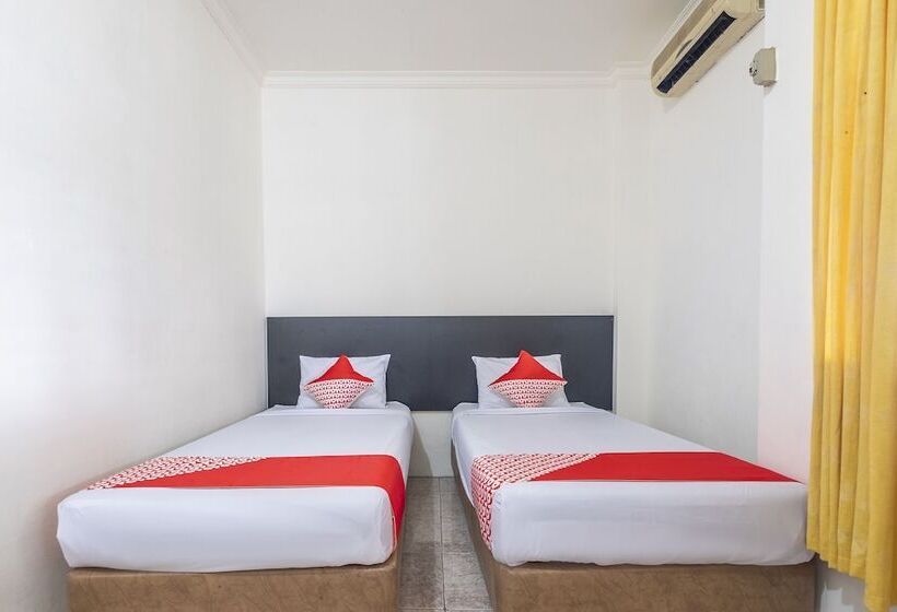 בית מלון כפרי Oyo 2704 Transit 2