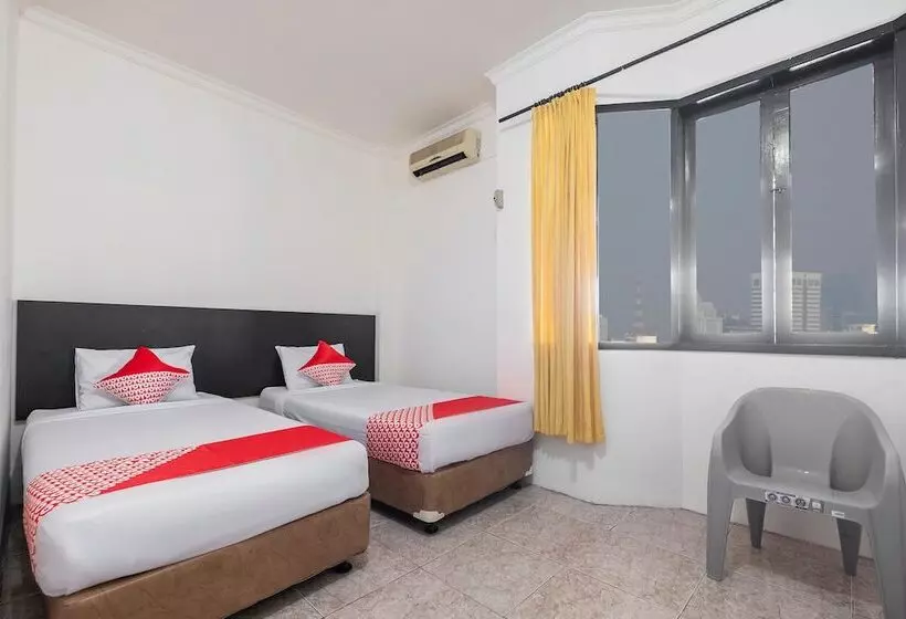 Hotelli Oyo 2704  Transit 2