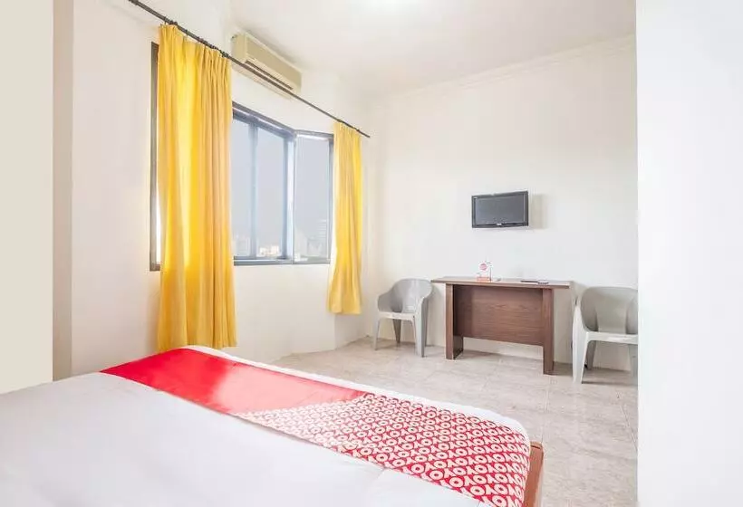 Hotelli Oyo 2704  Transit 2