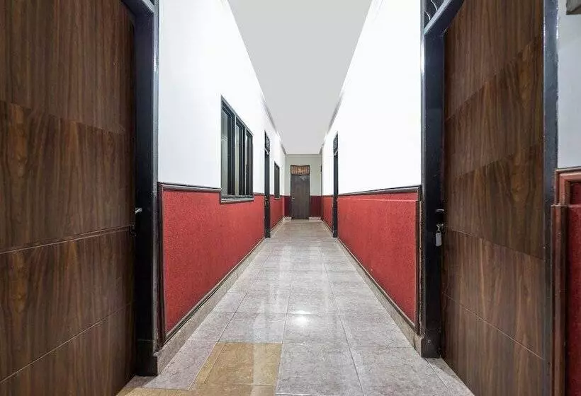 Hotelli Oyo 2704  Transit 2