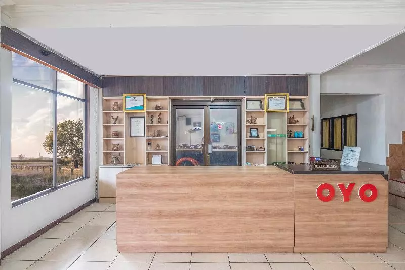 Hotelli Oyo 2704  Transit 2