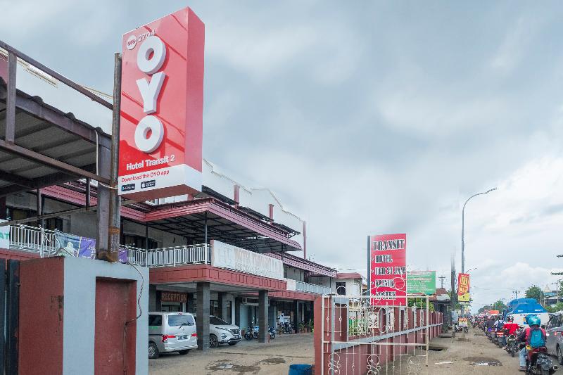 בית מלון כפרי Oyo 2704 Transit 2