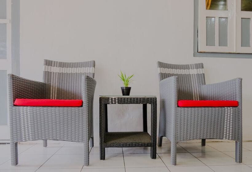 호텔 Spot On 2638  Raya