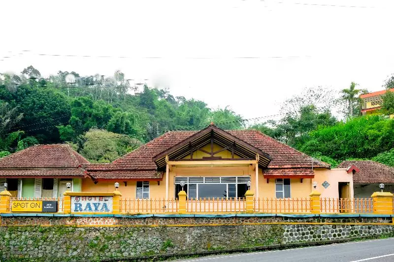 Hotelli Spot On 2638  Raya