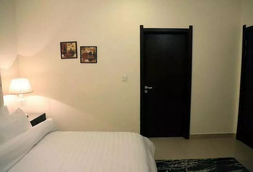 پانسیون Butterfly Guest House Phase 7 Bahria Town