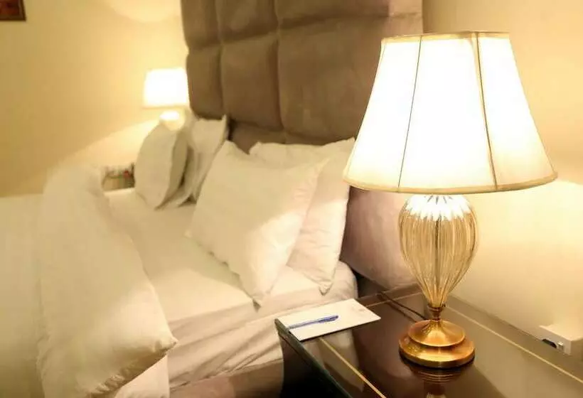 پانسیون Butterfly Guest House Phase 7 Bahria Town