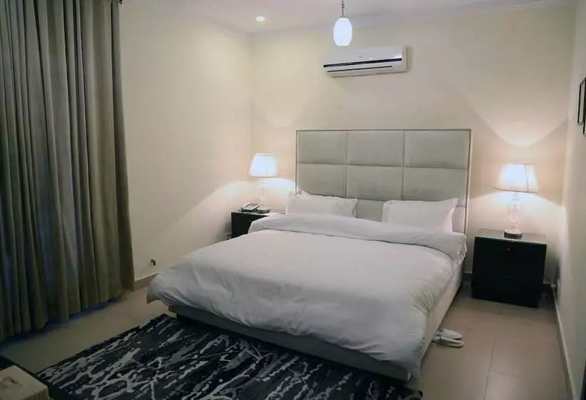 پانسیون Butterfly Guest House Phase 7 Bahria Town