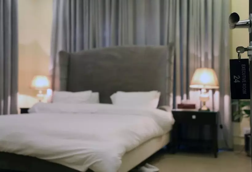 پانسیون Butterfly Guest House Phase 7 Bahria Town